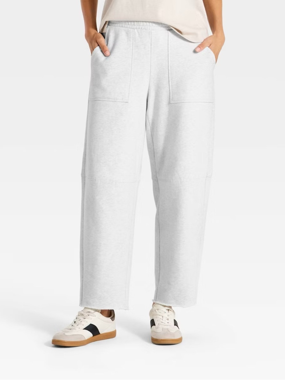 NWT Women's Mid-Rise Barrel Leg Sweatpant - Universal Thread™ Heather Gray XS